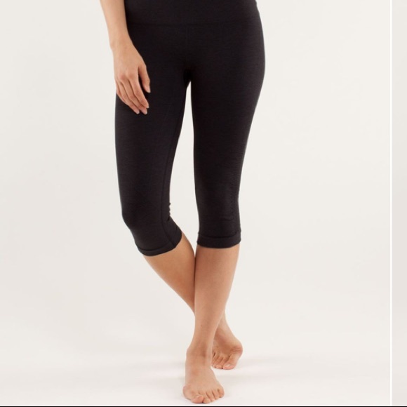 lululemon athletica Pants - lululemon NWOT In The Flow Crop Leggings